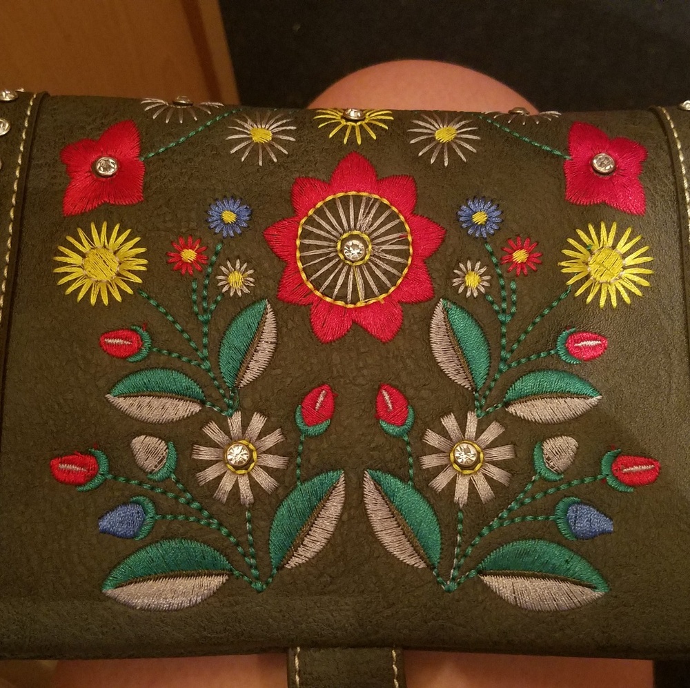 Cross body wallet